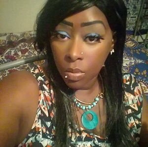 Meet your Posher, Brenda